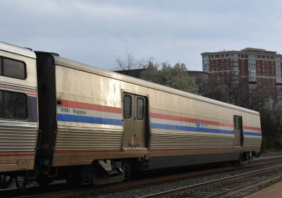 61041