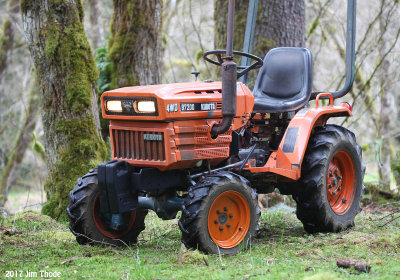 Kubota B7200 4x4 tractor