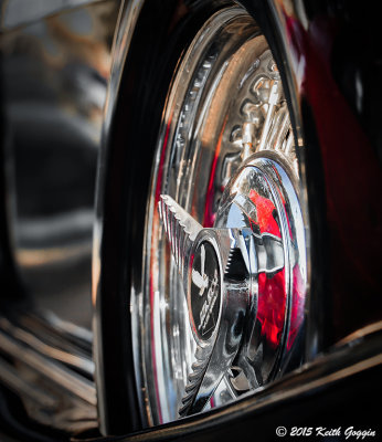 Benz Hubcap.jpg