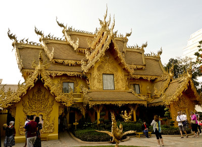10-Chiang Rai / Wat Rong Khun White Temple/ toilet house