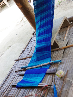 12-Baan Tong Luang villager/Karen long neck tribe weaving