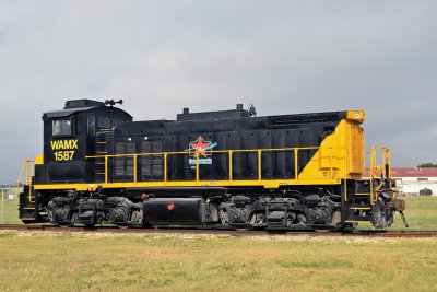 039 - Saturday morning - Oct 29 - at the San Antonio Central Railroad