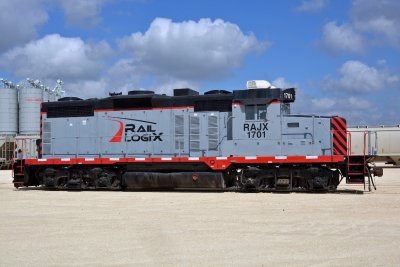 048 - Saturday afternoon - Oct 29 - at Rail Logix Alamo Junction