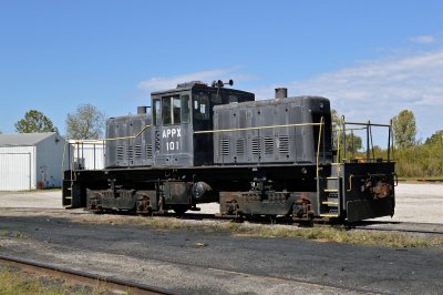 071 - mid Friday - Sept 29 - Appalachian Railcar Service - Shelburn IN.