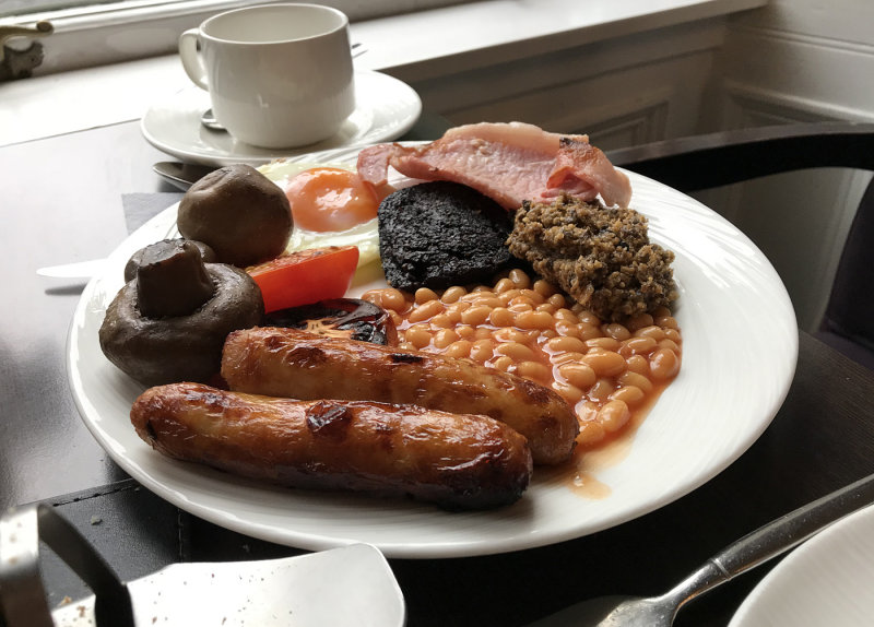 Classic Scottish breakfast including haggis (on the right)