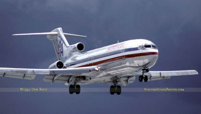 1997 - American Airlines B727-223Adv landing before a storm at MIA aviation stock photo #US9707