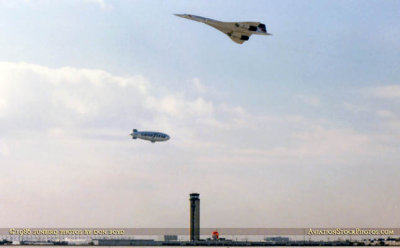 1986 - The Goodyear Blimp and British Airways Concorde at the new FAA Tower dedication stock photo