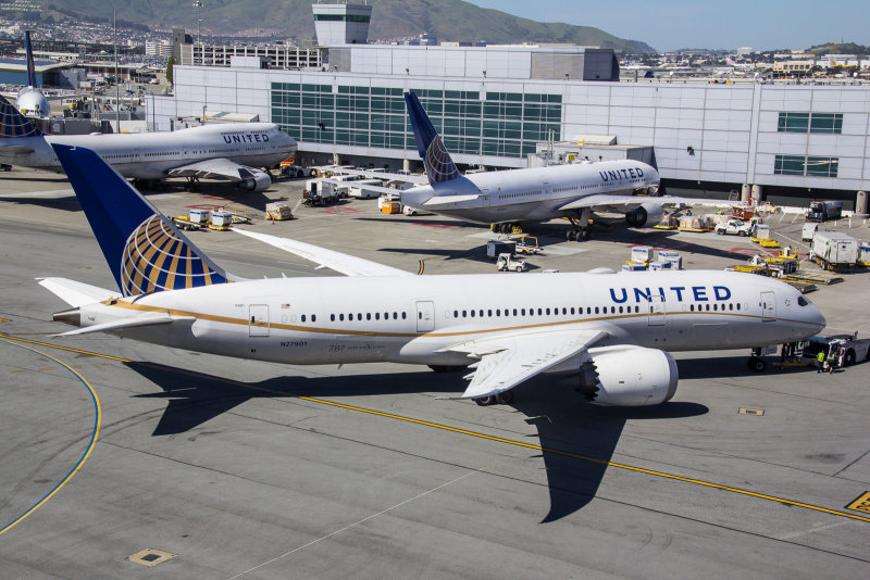 UA787 at SFO, March 2017