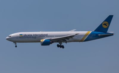 Ukraine's B-777 approaching JFK 22L