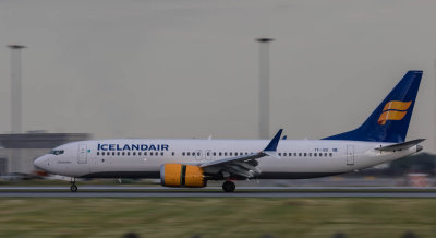 Icelandic's B-737 MAX8 arriving in YUL