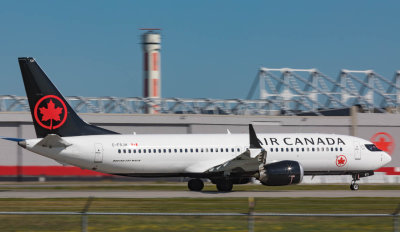 Air Canada's 737 Max 8 landing
