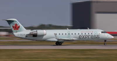Air Canada Express CRJ painted in the mid-2000 livery