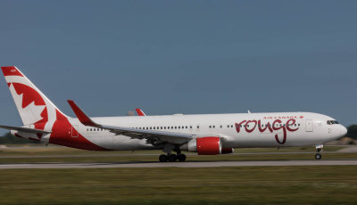 Air Canada Rouge B-767-300 at YUL