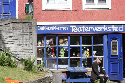 Poked farther out & found funky theater store (somewhere near Torget)