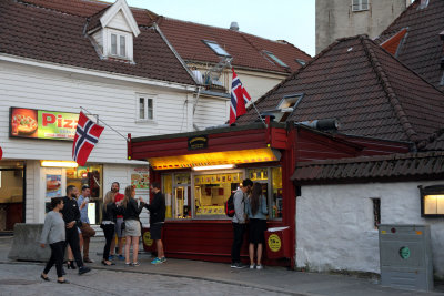 Found some fast food in Bryggen. Mc Donald's was also nearby, in the city's oldest building. 