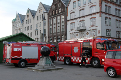 A rare sunny Friday in Bergen coming to a close. Emergency response folks were ready!