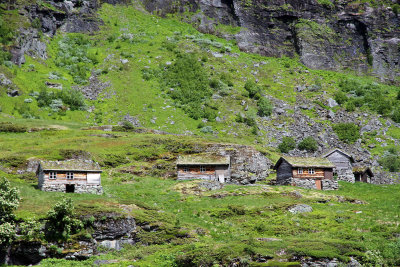 Old houses on way from Ornesvingen to Flydalsjuvet