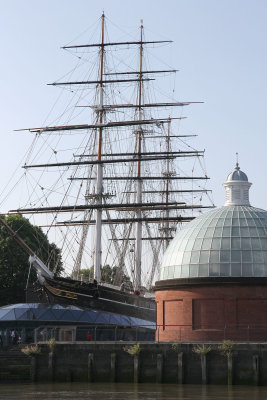 Another view of pedestrian tunnel building and Cutty Sark