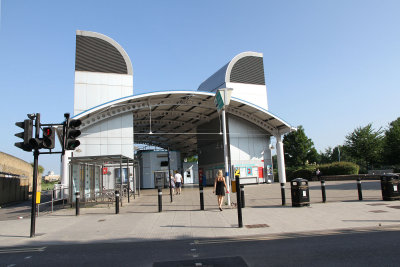 Easily found the DLR station (Island Gardens) and took the DLR to central London