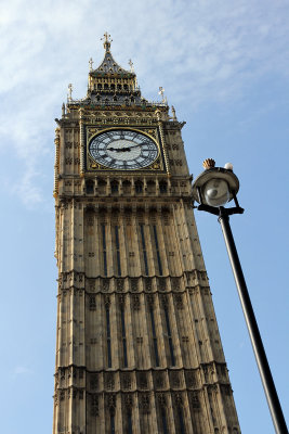 Connected to the Tube & went to Westminster. Hello, Big Ben!