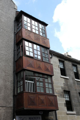 John Knox house has cool balconies