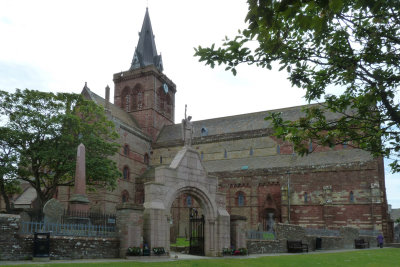 The mighty St. Magnus Cathedral