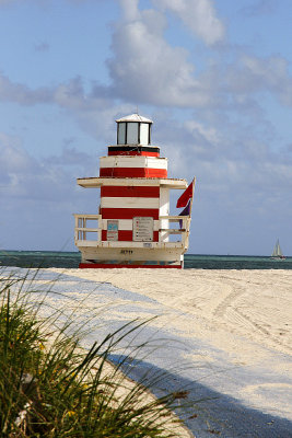 The lifeguard station at the jetty looked like a lighthouse!