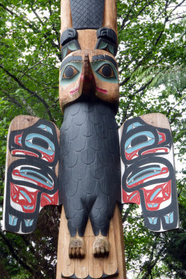 Another beautiful totem. Wish I could read my map to see what the symbols represent, but my map is in tatters.  