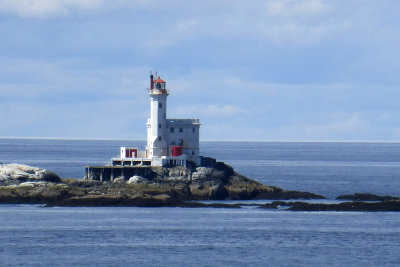 Finally, from the Terrace I saw my 503rd lighthouse & first never-seen one on this trip!  (Triple Island)