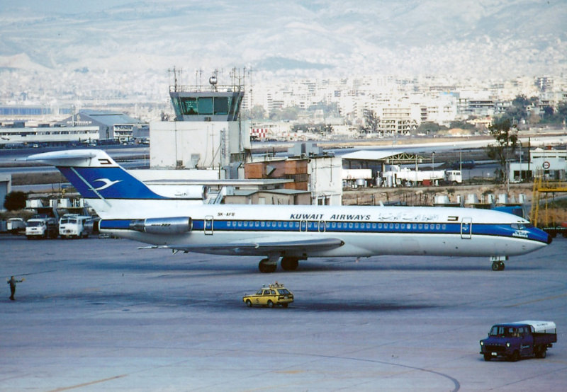 B727-200 YK-AFB