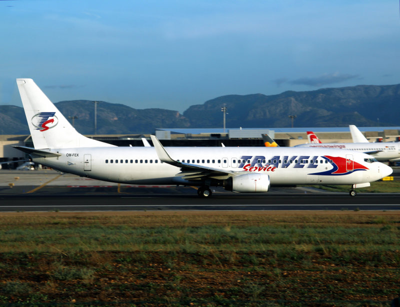 B737-800 OM-FEX