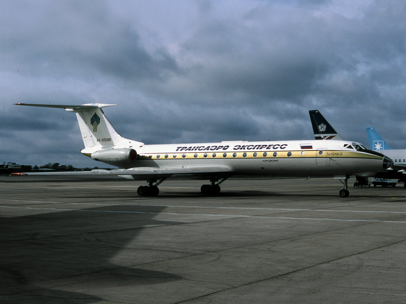 RA-65088 LGW 97 CD.jpg