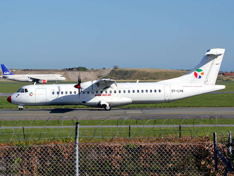 OY-LHA CPH 16 NB.jpg