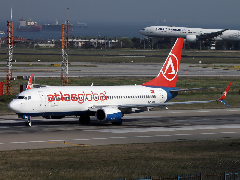 B737-800 TC-SNT