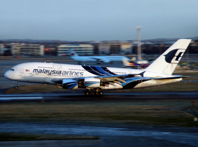 A380 9M-MNA 