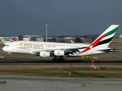 A380 A6-EEM 