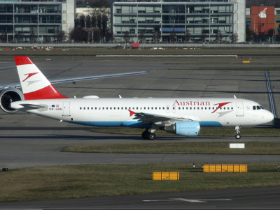 OE-LBS LHR 1-18 CD.jpg