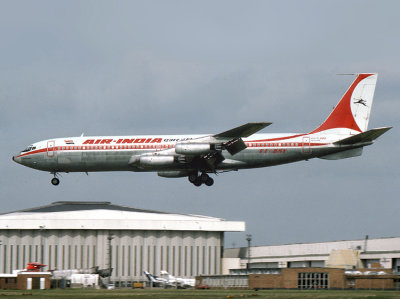 Boeing 707 400 VT-DNY