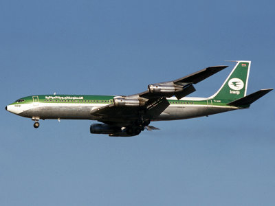Boeing 707 YI-AGE