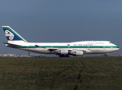 Boeing 747-400 ZK-SUI 