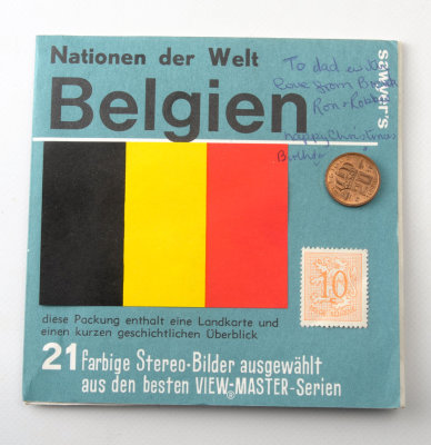 01 Viewmaster Belgien Belgium 3 Reels with Coin & Stamp Sawyer's Pack 3D.jpg