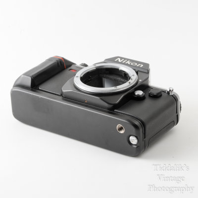 04 Nikon F-301 (N-301) 35mm Film SLR Camera Body.jpg