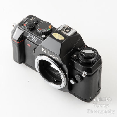 03 Nikon F-301 (N-301) 35mm Film SLR Camera Body.jpg