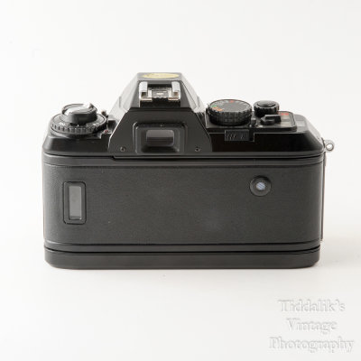 02 Nikon F-301 (N-301) 35mm Film SLR Camera Body.jpg