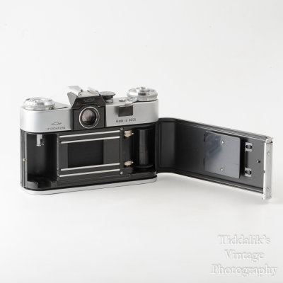 04 Zenit Zenith E 35mm Film SLR Camera Body with Case .jpg