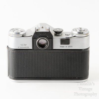 02 Zenit Zenith E 35mm Film SLR Camera Body with Case .jpg