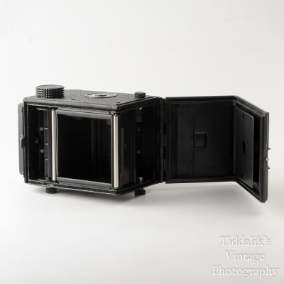 04 Lomo Lubitel 166B TLR 120 Roll Film Camera Boxed.jpg
