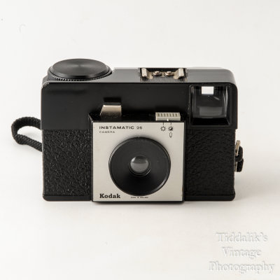 01 Kodak 26 Instamatic 126 Film Cartridge Camera with Case & Instructions.jpg