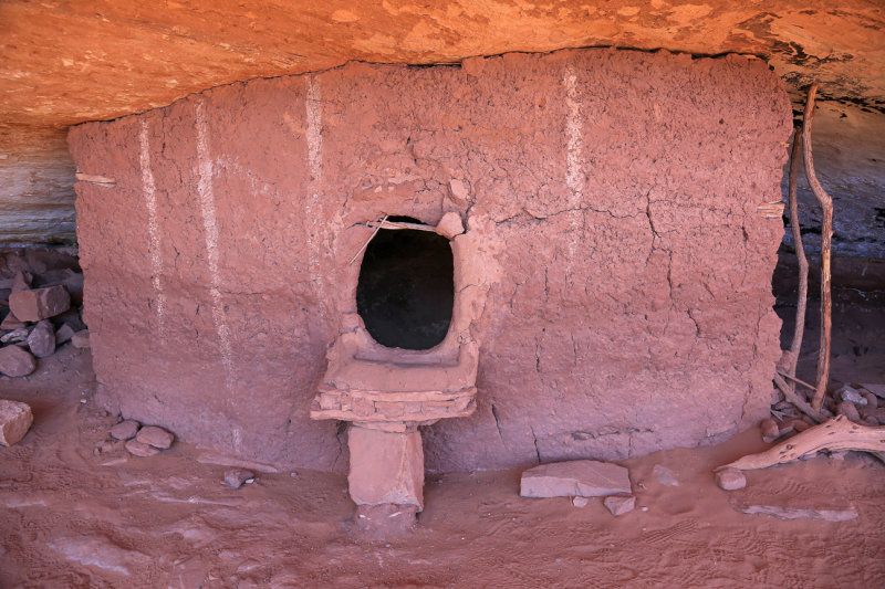 0099-3B9A8718-Inside Moon House Ruin.jpg