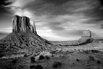 005-Monument V(332)-Monument Valley Views at Sunset-.jpg